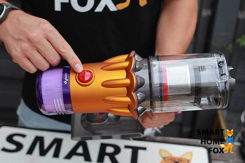 bouton verrouillage dyson v12